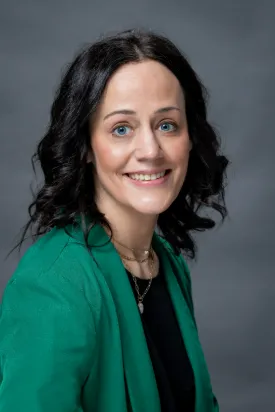 Headshot of Amanda Bina